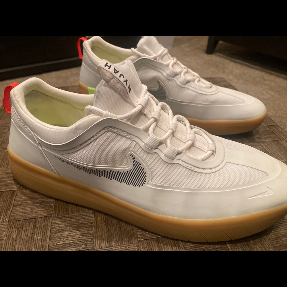 Nike SB Nyjah Free 2, size 11.5, athletic shoe, like new.